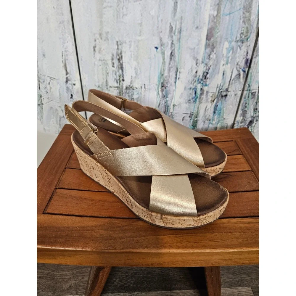 Clarks Wedge Sandals 12 Gold Metallic Cork Platform Cushion Soft Criss Cross
